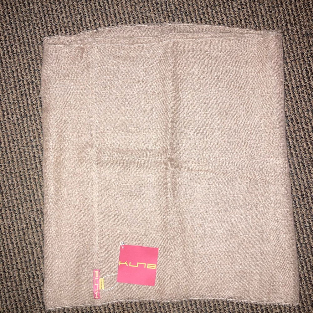 KUNA INFINITY SCARF NWT
